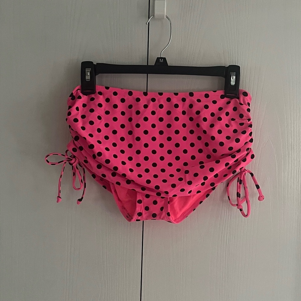 Bikini Set With Reversible Hat - Picture 5 of 8